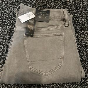 Men’s Banana Republic Factory Athletic Fit Jeans.